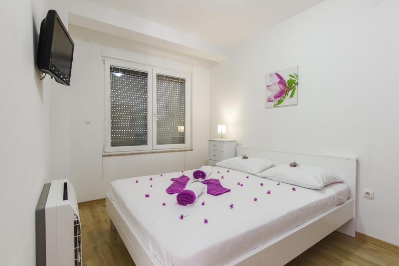 Lenija Apartment *